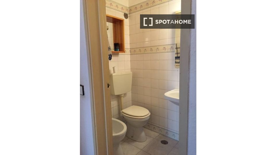 Double room Lisbon, 3 beds, 100m² — photo 3