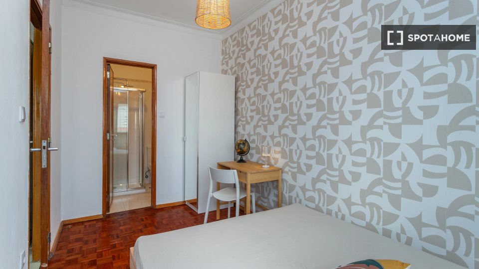 Double room Lisbon, 4 beds — photo 2