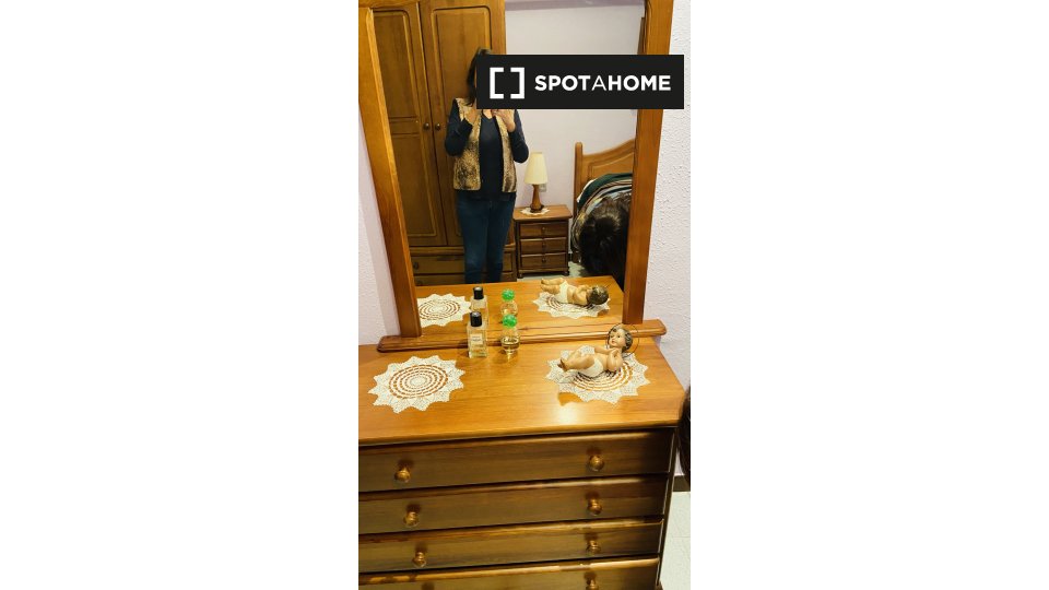 Double room Valencia, 3 beds, 90m² — photo 3