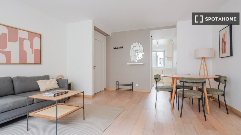 Apartment Paris, 2 beds, 61m² — photo 1
