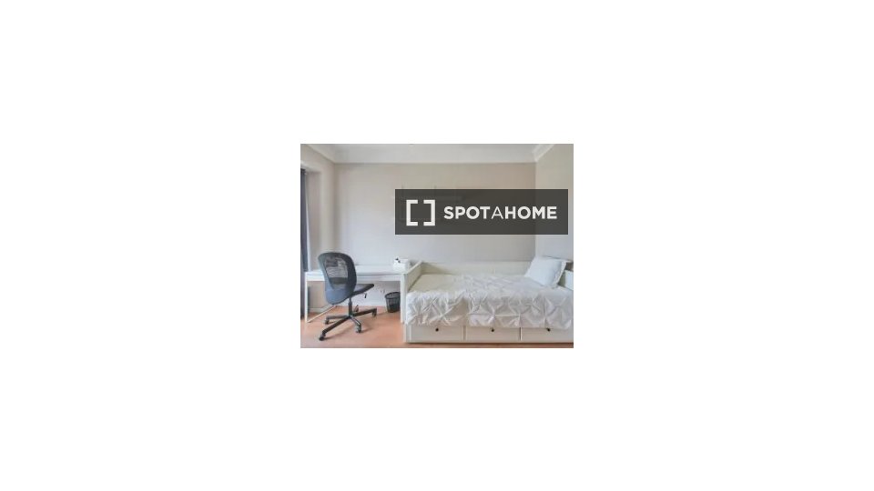 Double room Lisbon, 6 beds — photo 13
