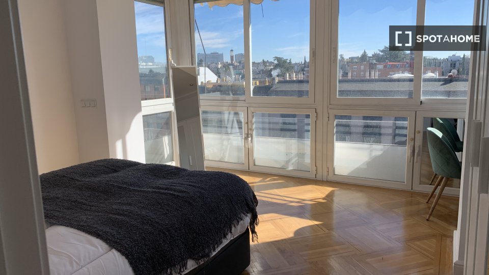 Double room Madrid, 6 beds — photo 9