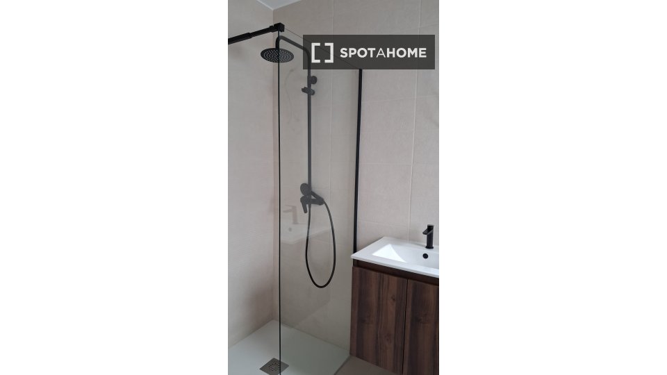 Double room Seville, 2 beds, 98m² — photo 3