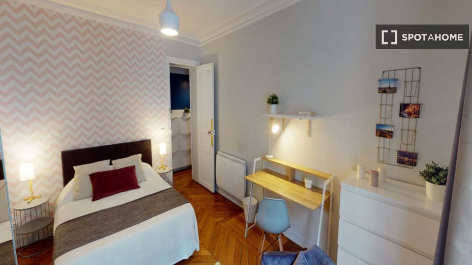 Double room Paris, 4 beds, 80m² — photo 2