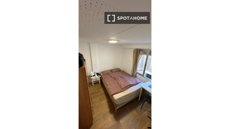 Double room Valencia, 4 beds, 90m² — photo 22