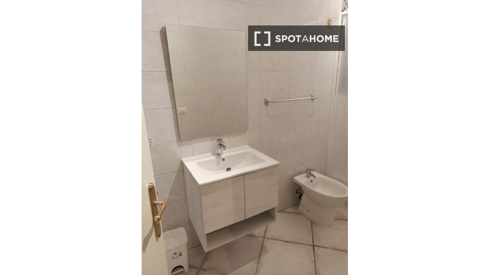 Double room Rome, 16 beds, 200m² — photo 19