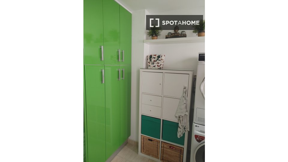 Double room Santa_Cruz_De_Tenerife, 2 beds, 85m² — photo 10