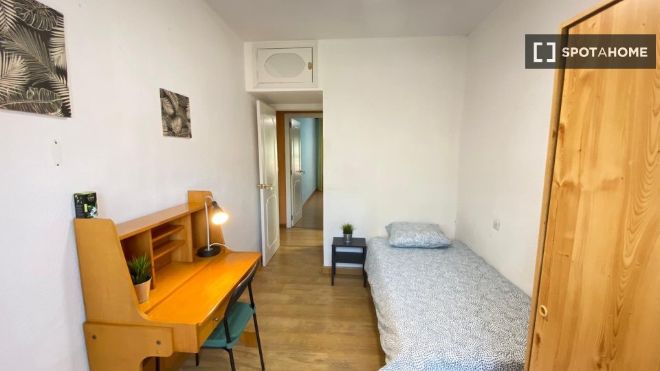 Double room Madrid, 7 beds — photo 8