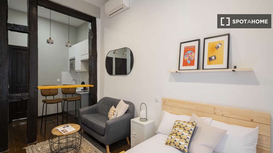 Double room Madrid, 6 beds — photo 5