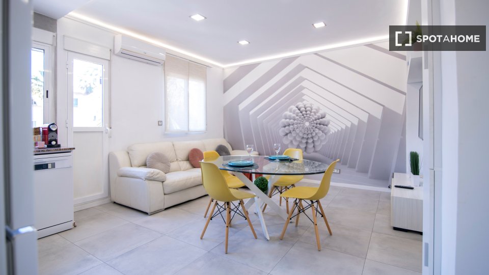 Double room Valencia, 3 beds, 65m² — photo 43
