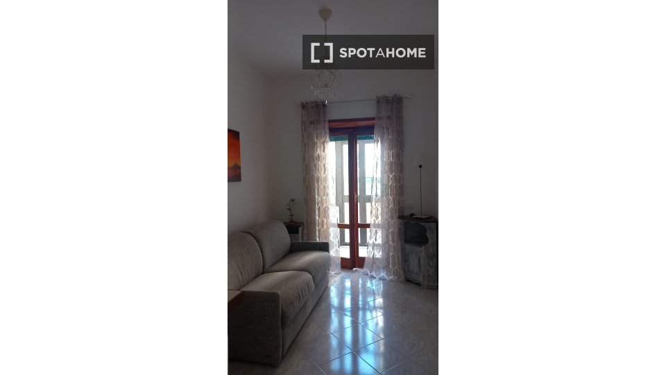 Double room Rome, 3 beds, 75m² — photo 14