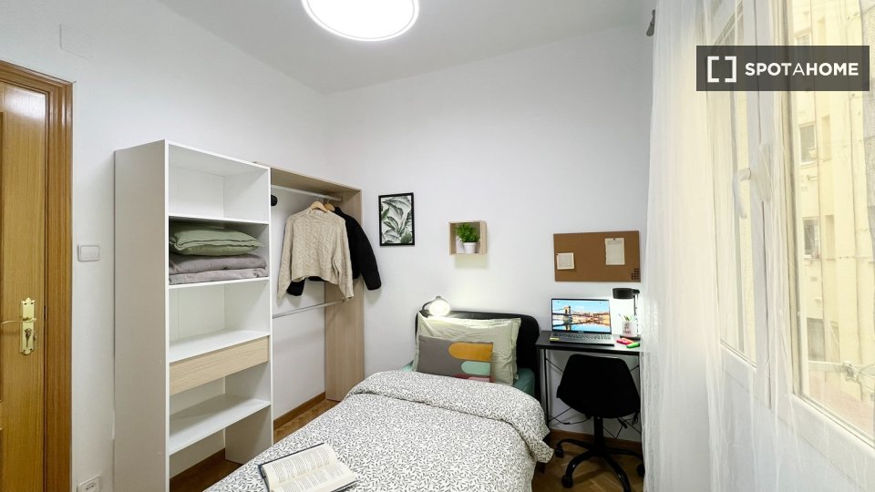 Double room Madrid, 7 beds — photo 2