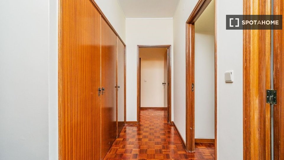 Double room Porto, 5 beds, 180m² — photo 1