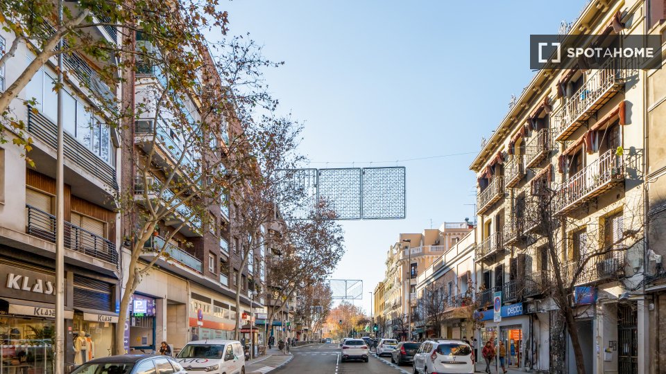 Double room Madrid, 5 beds, 102m² — photo 14