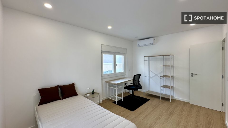 Double room Lisbon, 2 beds, 45m² — photo 15