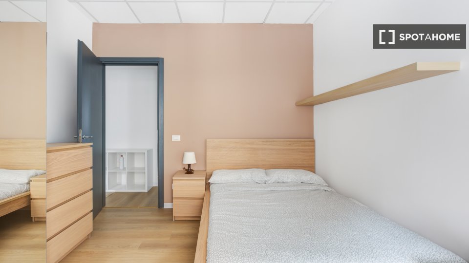 Double room Milan, 7 beds, 166m² — photo 1