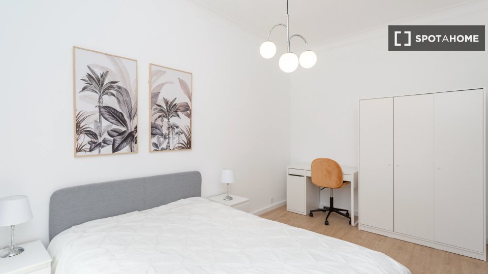 Double room Lisbon, 5 beds — photo 12