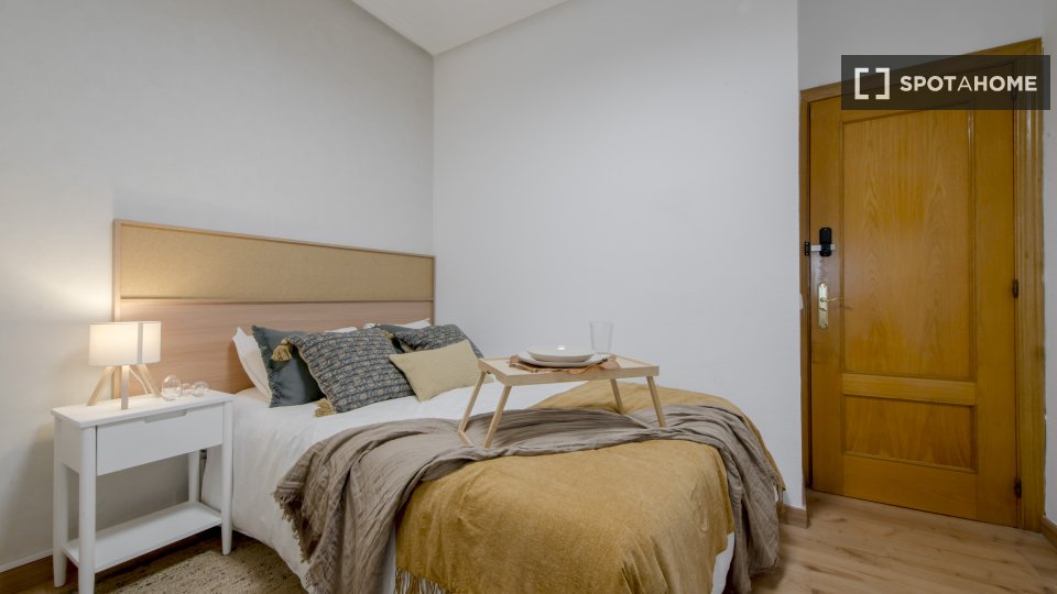 Double room Madrid, 6 beds — photo 9