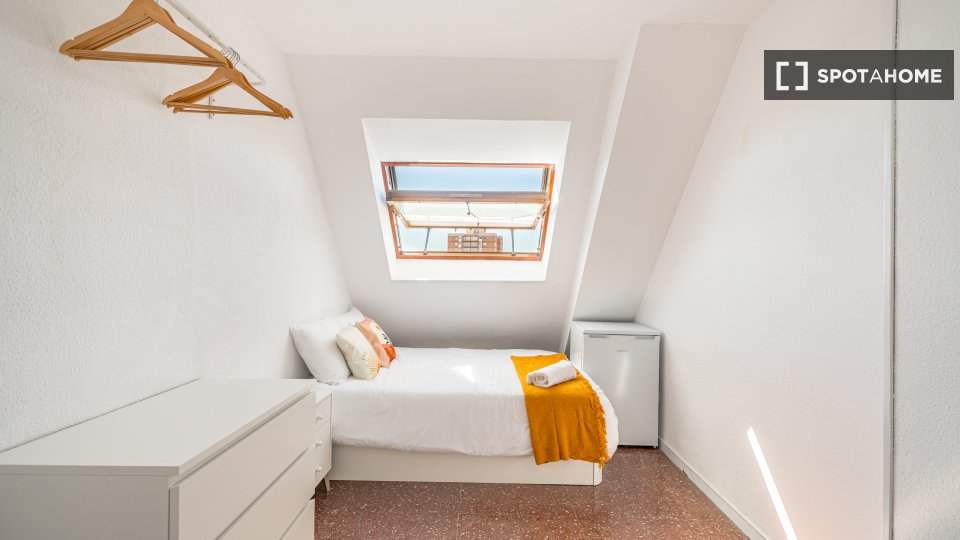 Double room Madrid, 17 beds — photo 5