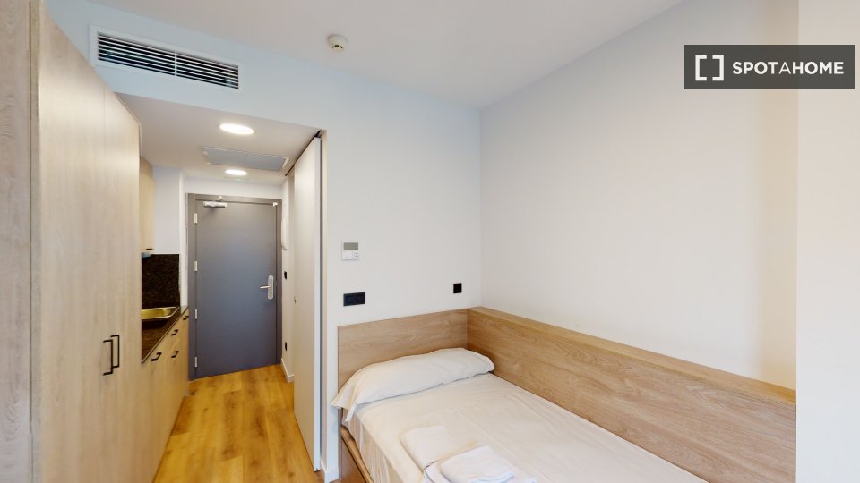 Apartamento tipo estudio en alquiler en una reside