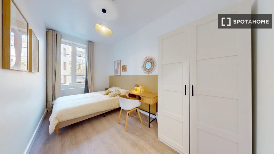 Double room Lyon, 17 beds — photo 18