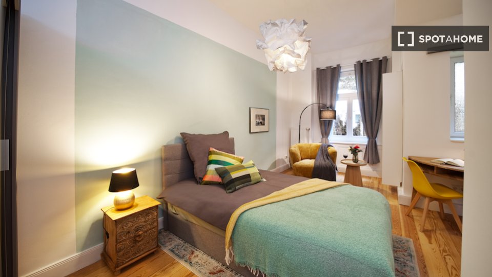 Double room Hamburg, 3 beds — photo 16