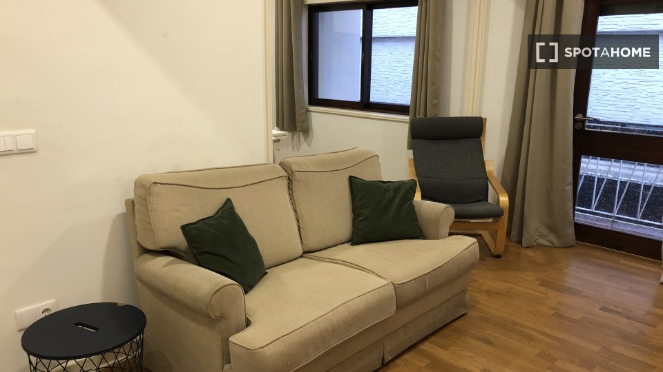 Apartment Coimbra, 4 beds, 129m² — photo 36