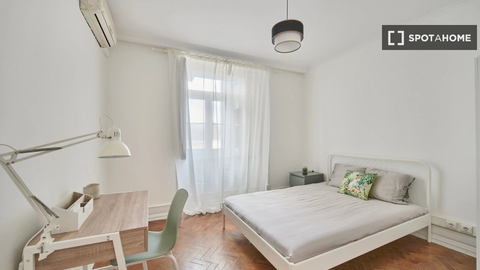 Double room Lisbon, 8 beds — photo 7