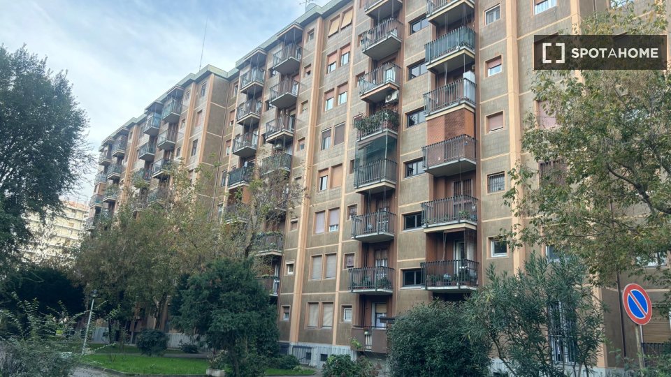 Double room Milan, 3 beds, 80m² — photo 6