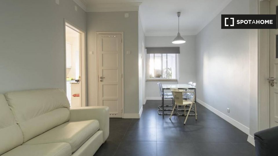 Double room Lisbon, 4 beds, 160m² — photo 7