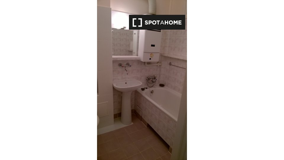 Double room Krakow, 2 beds — photo 4