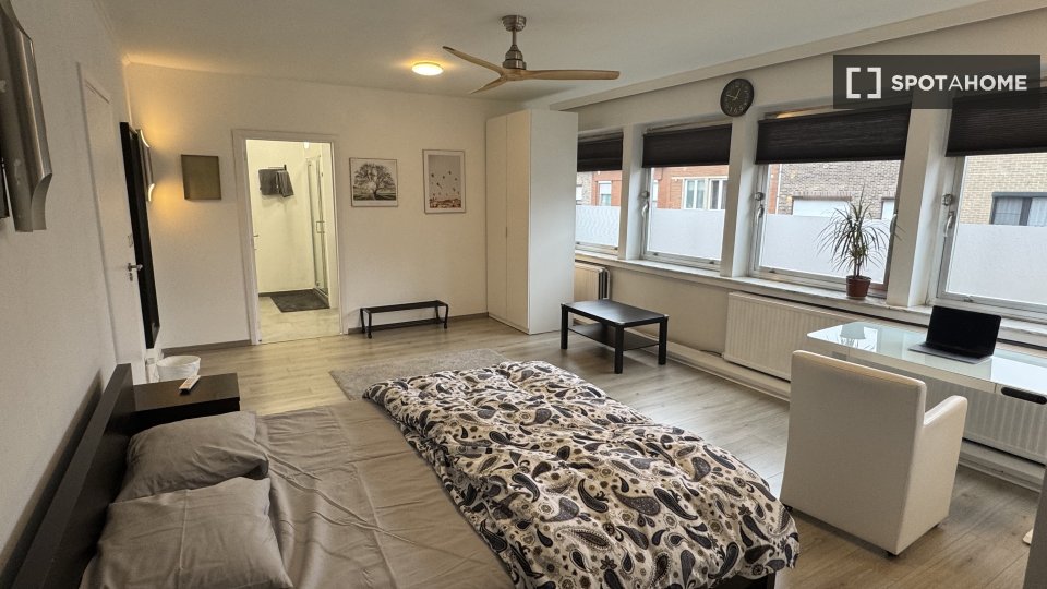 Apartment Brussels, 5 beds, 120m² — photo 37