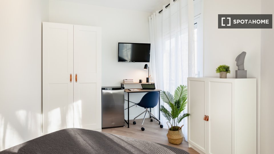 Double room Barcelona, 12 beds, 360m² — photo 10