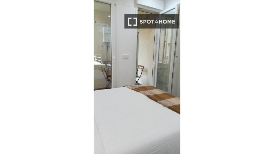 Double room Madrid, 7 beds — photo 45
