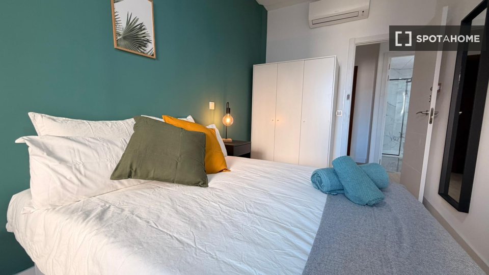 Double room Madrid, 5 beds, 90m² — photo 16