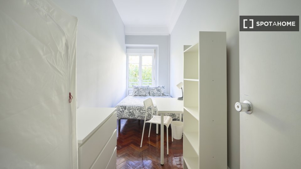 Double room Lisbon, 16 beds — photo 10