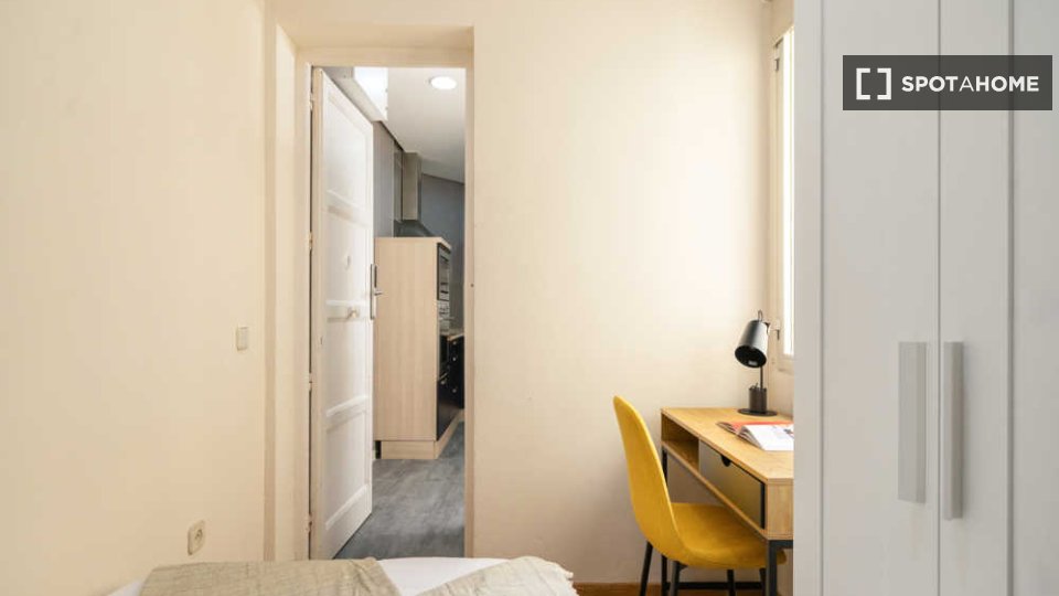 Double room Madrid, 7 beds — photo 31