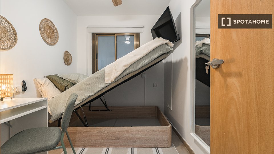 Double room Barcelona, 3 beds, 62m² — photo 29