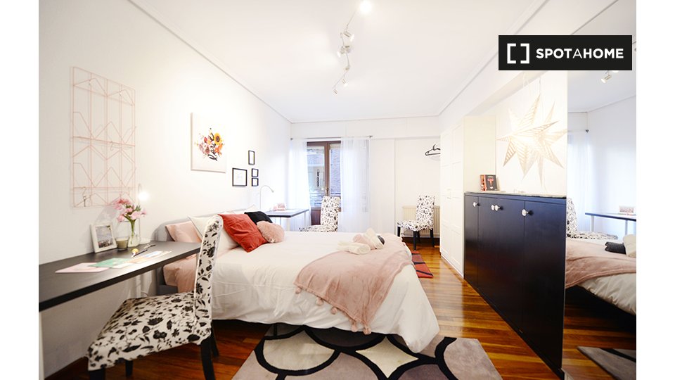Double room Bilbao, 3 beds — photo 7
