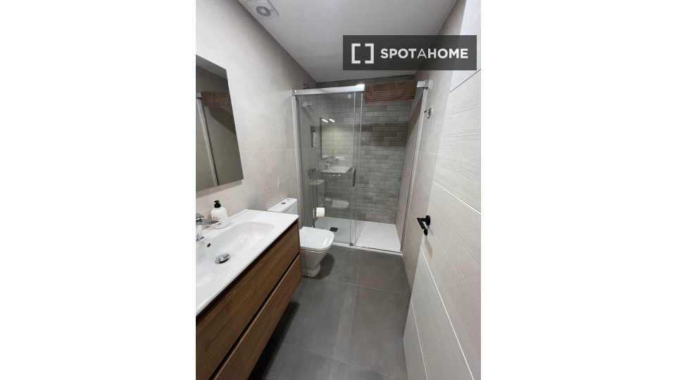 Double room Alicante, 5 beds — photo 9