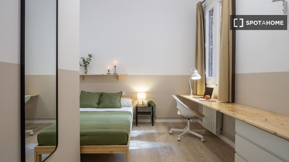 Double room Barcelona, 4 beds, 90m² — photo 19