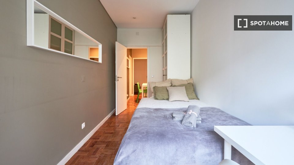 Double room Lisbon, 10 beds — photo 46