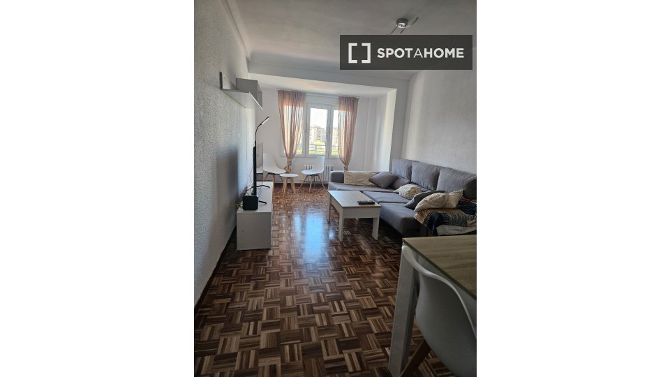 Double room Zaragoza, 4 beds, 92m² — photo 8