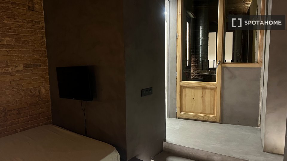 Double room Barcelona, 2 beds, 51m² — photo 9