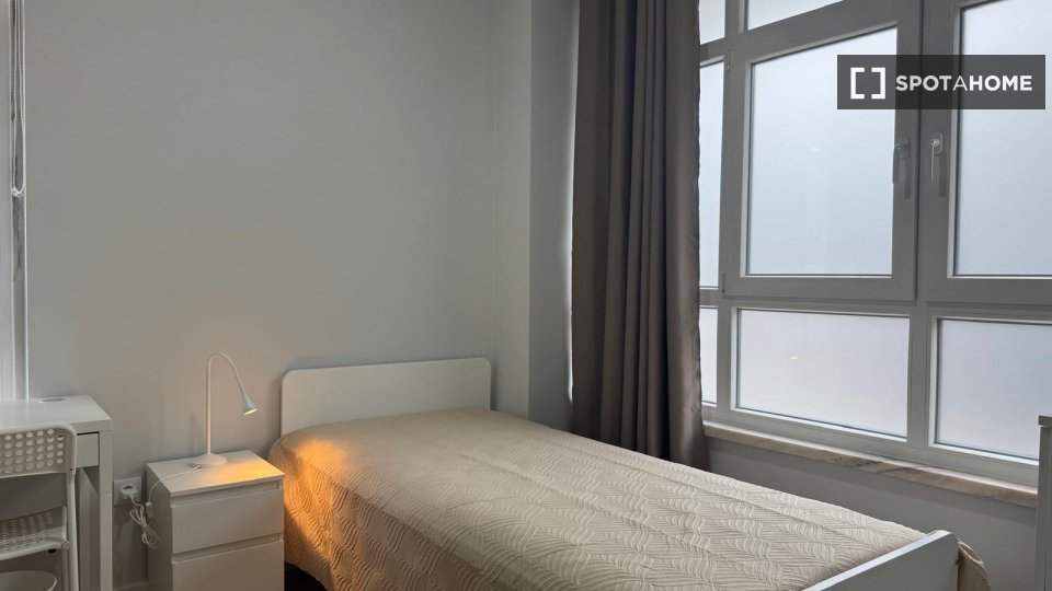 Double room Lisbon, 14 beds — photo 12