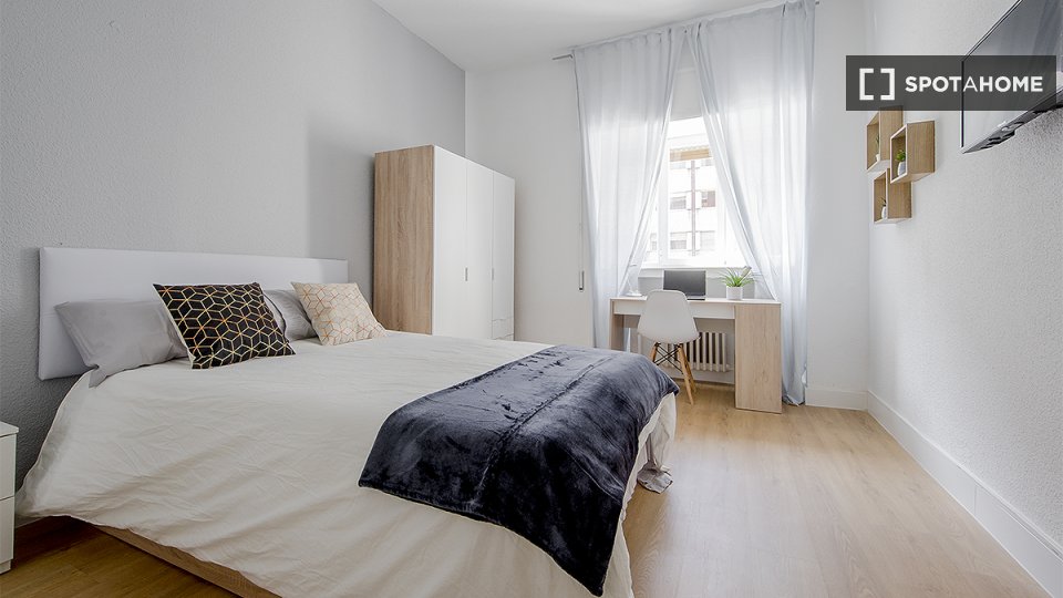 Double room Madrid, 8 beds, 200m² — photo 21