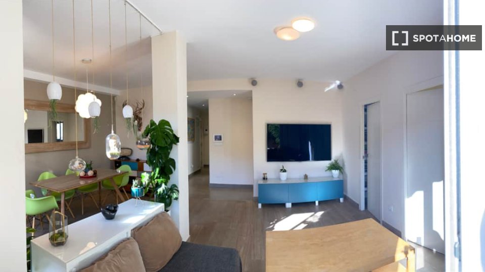 Apartamento de 2 dormitorios en alquiler en Acacias, Madrid