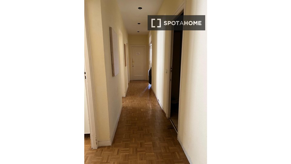 Double room Madrid, 4 beds, 150m² — photo 7