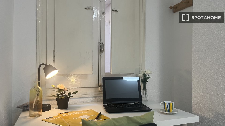 Double room Valencia, 4 beds, 100m² — photo 6