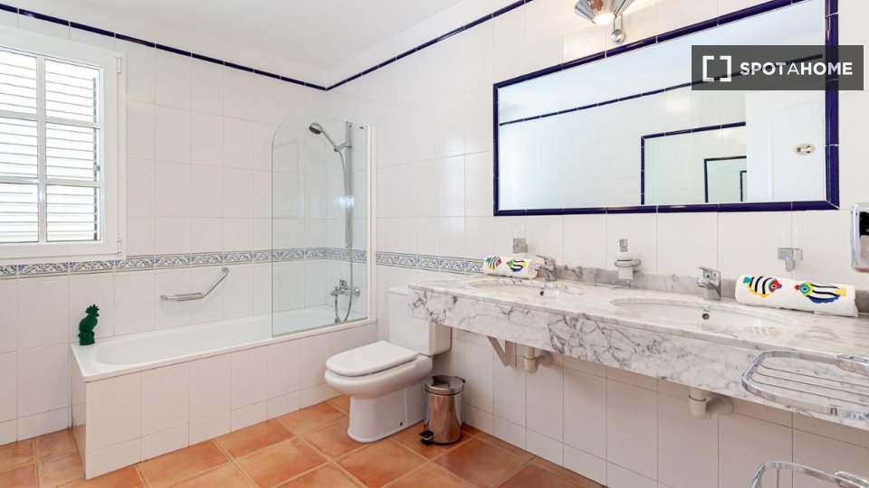 Apartment Santa_Cruz_De_Tenerife, 3 beds, 590m² — photo 19